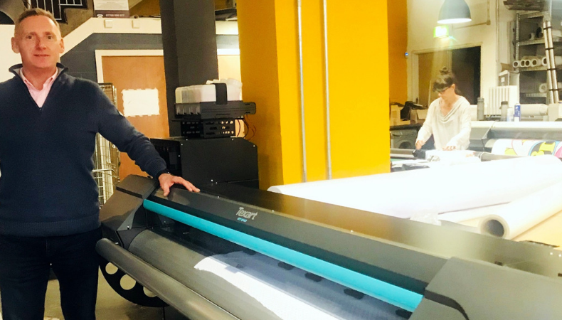 Grangeprint sets UK first with Roland purchase