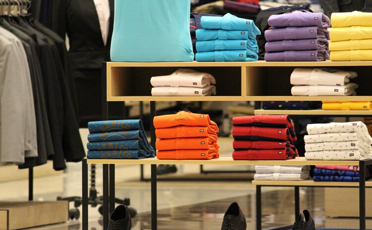 Le marché de l'impression de t-shirts personnalisés devrait atteindre 7,57 milliards de dollars d'ic