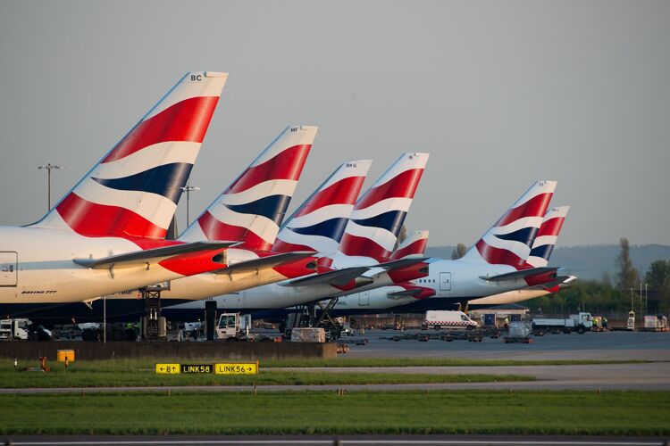 JCDecaux welcomes back international travel with VIP signage at Heathrow Airport