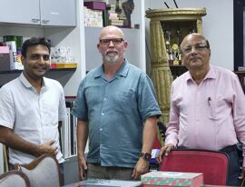 Graeme Richardson-Locke besucht FESPA Association, SPAI in Indien