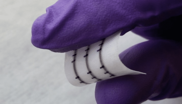 Fully integrated circuits printed directly onto fabric