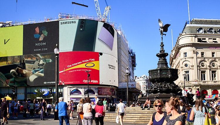 Digital signage boosts OOH advertising