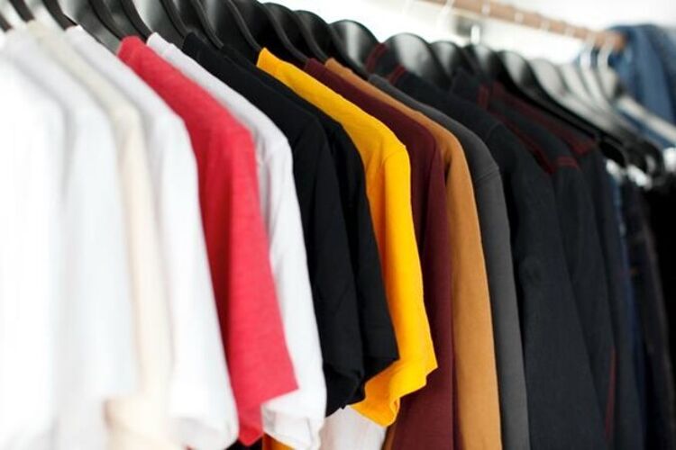 So erstellen Sie einfach und unkompliziert Allover-Print-Shirts
