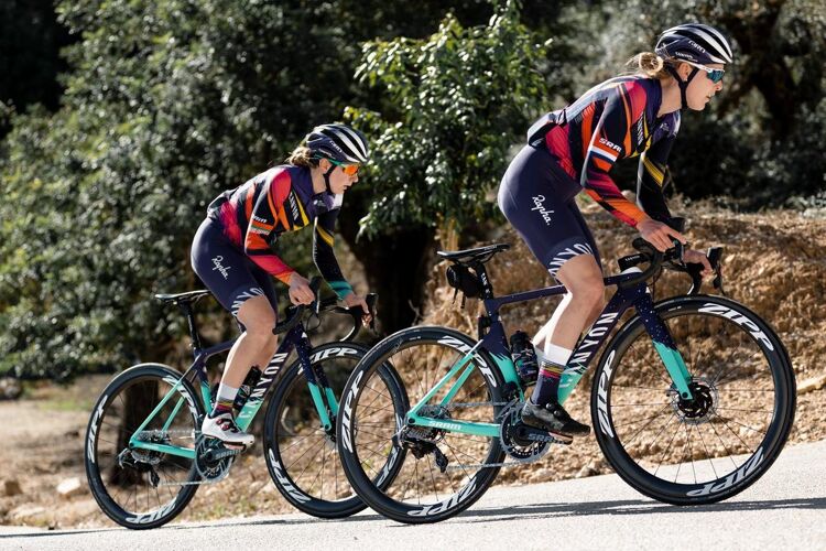 Rapha - Performance Cycling Bekleidung